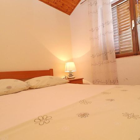Apartments Peselj Smokvica  Zimmer foto